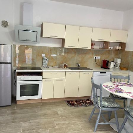 Apartmani Ira Vir Eksteriør billede