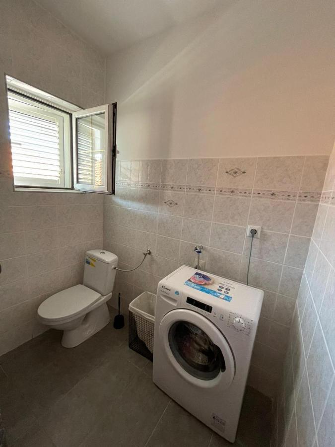 Apartmani Ira Vir Eksteriør billede