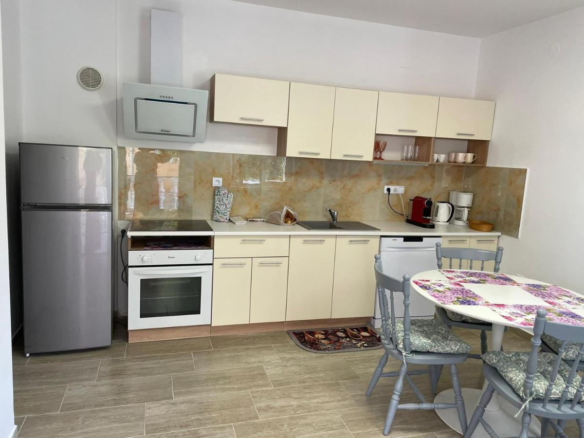 Apartmani Ira Vir Eksteriør billede